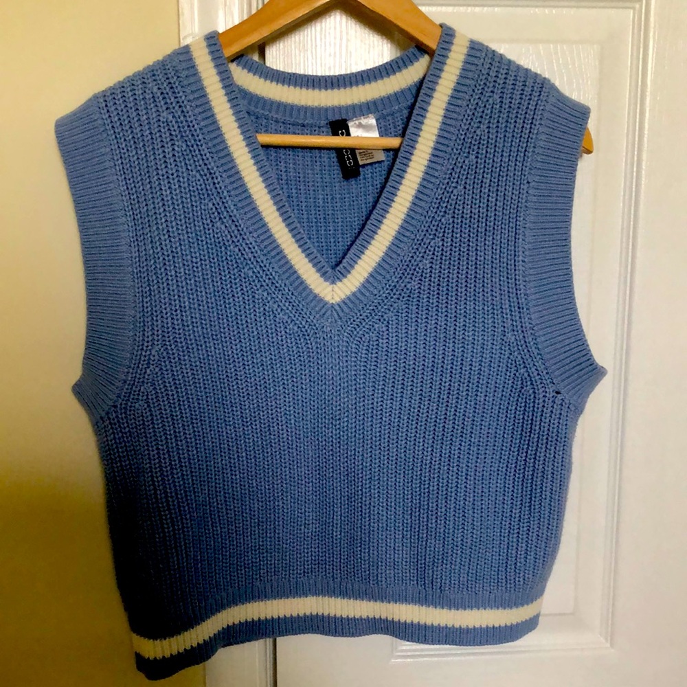 Light blue vintage 90s sweater vest